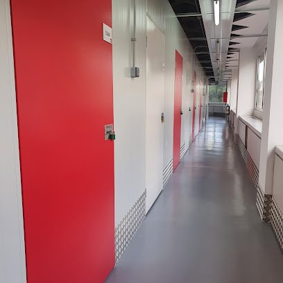 HOMEBOX Madrid Ramon y Cajal - trasteros en Madrid
